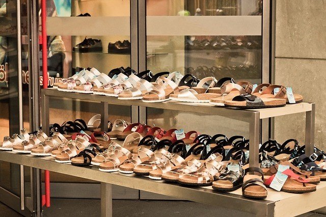 fashion, footwear, England, hats, dress, India, France