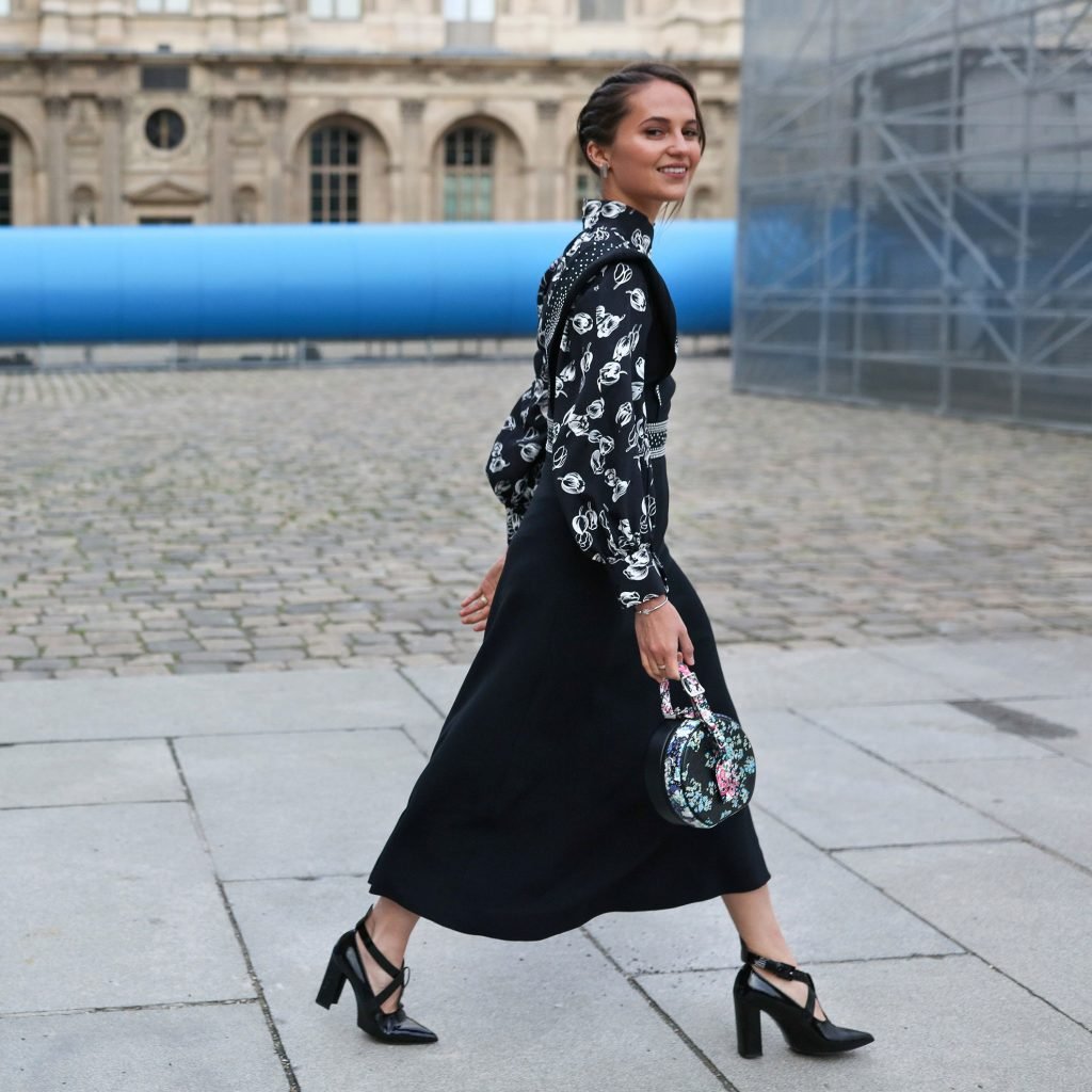 Full sleeve and collared Dress midi dress