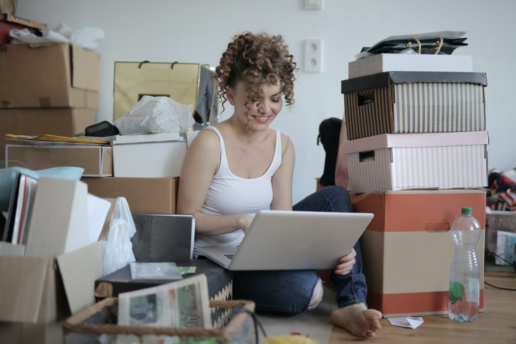 woman doing online shopping