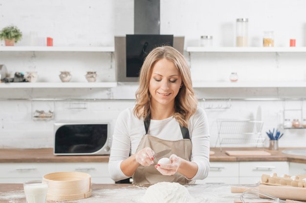 side hustle tips to create wealth,
follow your passion
work extra hours say bake